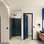 Lyo Ii Boutique Hotell 5*