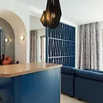 Lyo Ii Boutique Hotell 5*