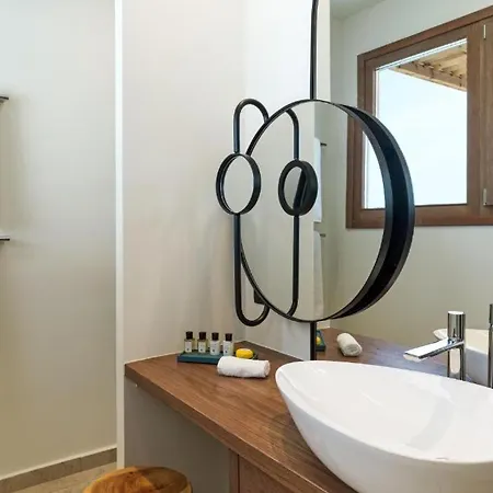 Lyo Ii Boutique 5*